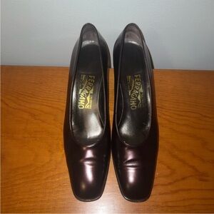 Salvatore Ferragamo womens metallic size 8 heels